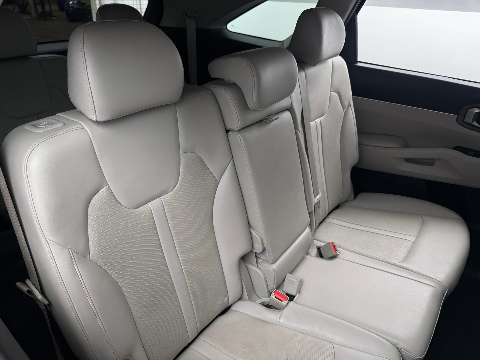 Thumbnail: 2023 Kia Sorento - 5