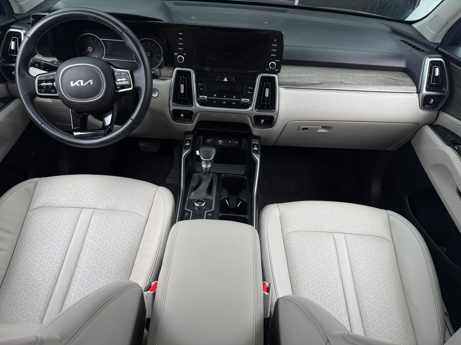 Thumbnail: 2023 Kia Sorento - 2