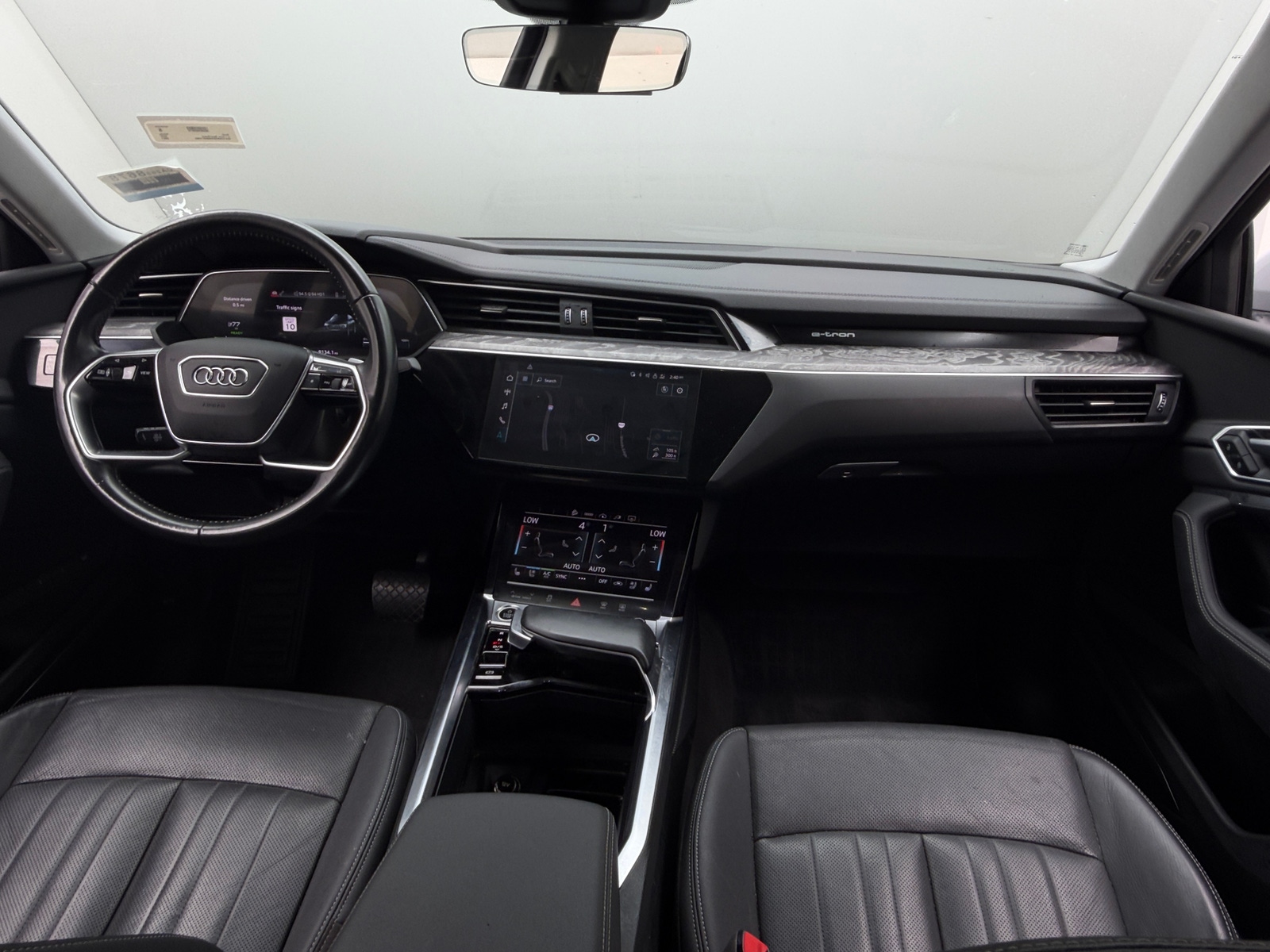 Thumbnail: 2021 Audi e-tron S - 3