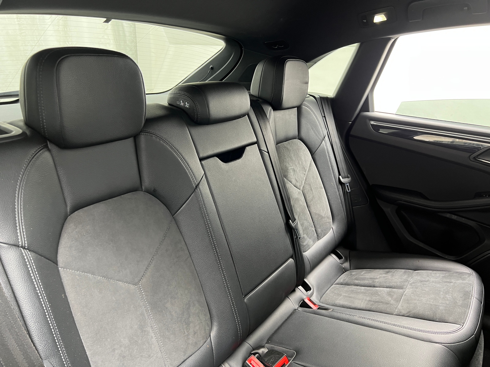 Thumbnail: 2017 Porsche Macan - 5