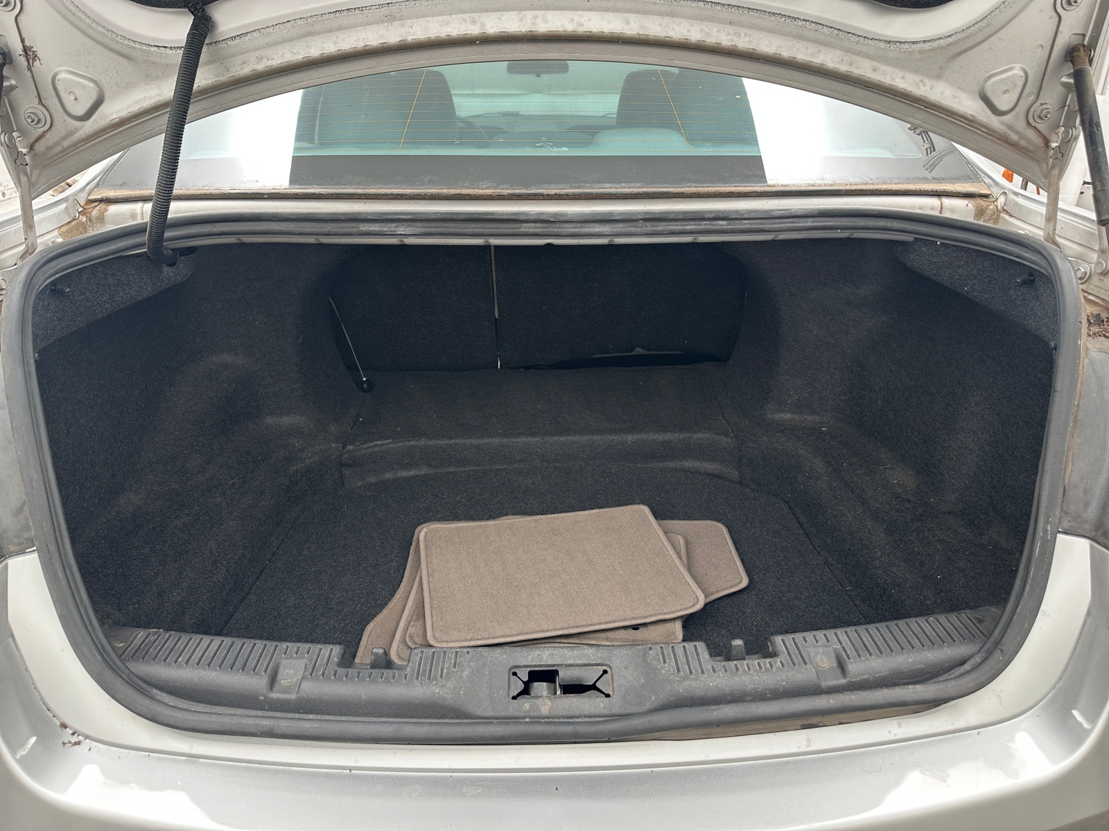 Thumbnail: 2010 Ford Taurus - 7