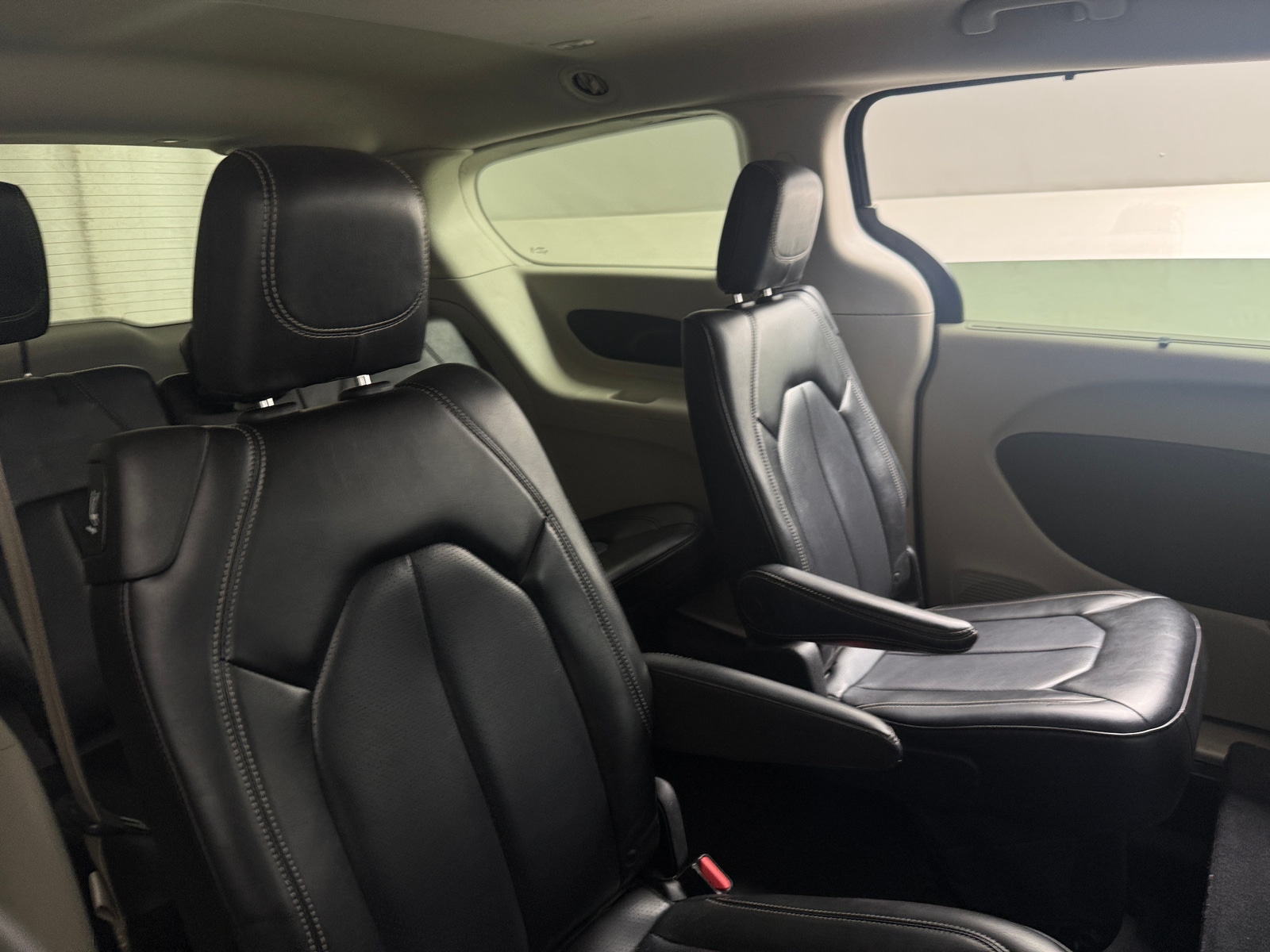 Thumbnail: 2023 Chrysler Pacifica - 5
