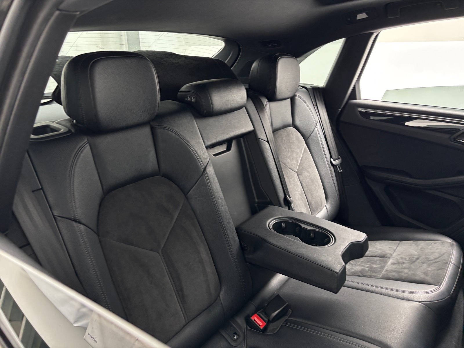 Thumbnail: 2018 Porsche Macan - 5