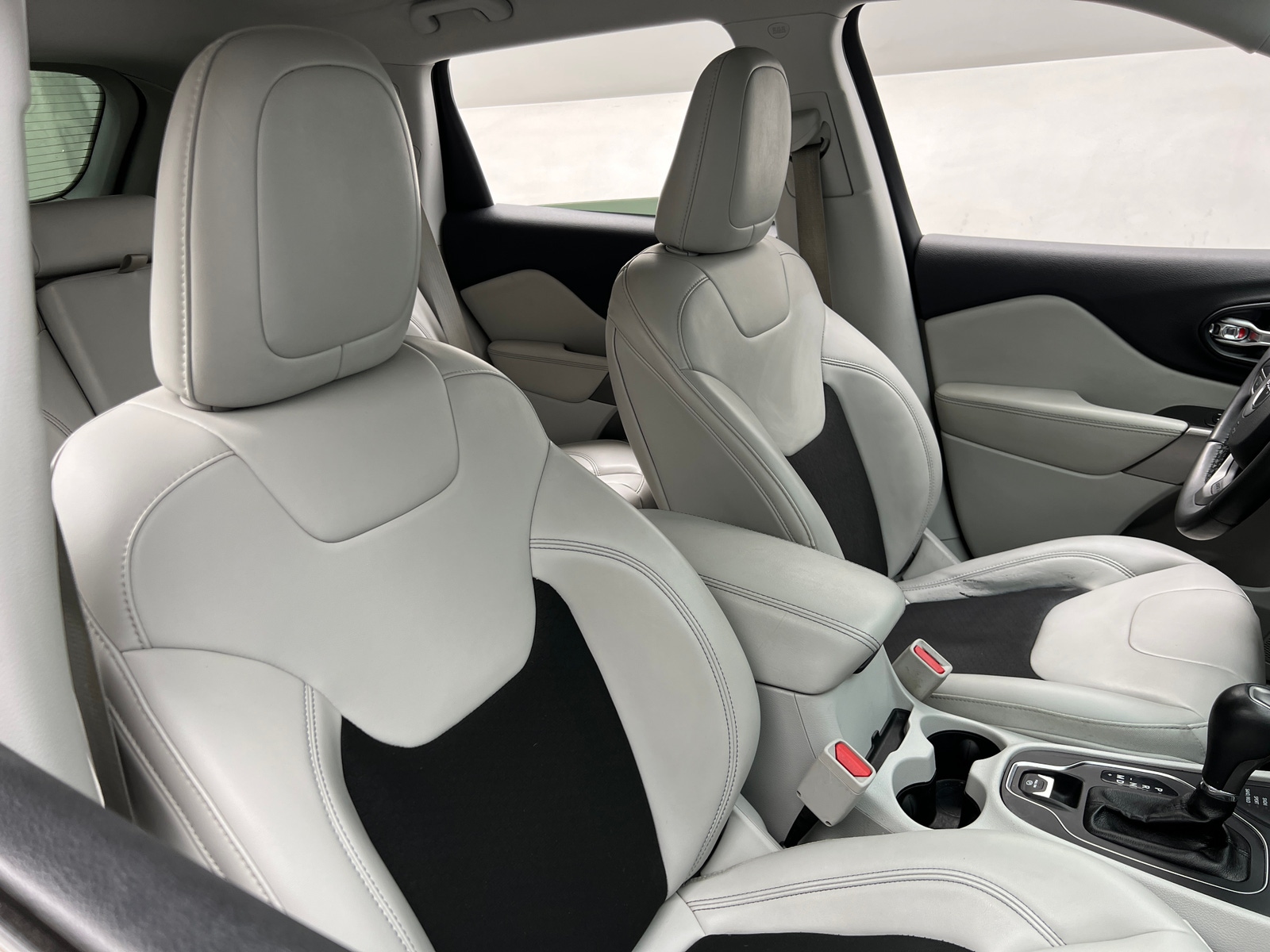 Thumbnail: 2020 Jeep Cherokee - 2