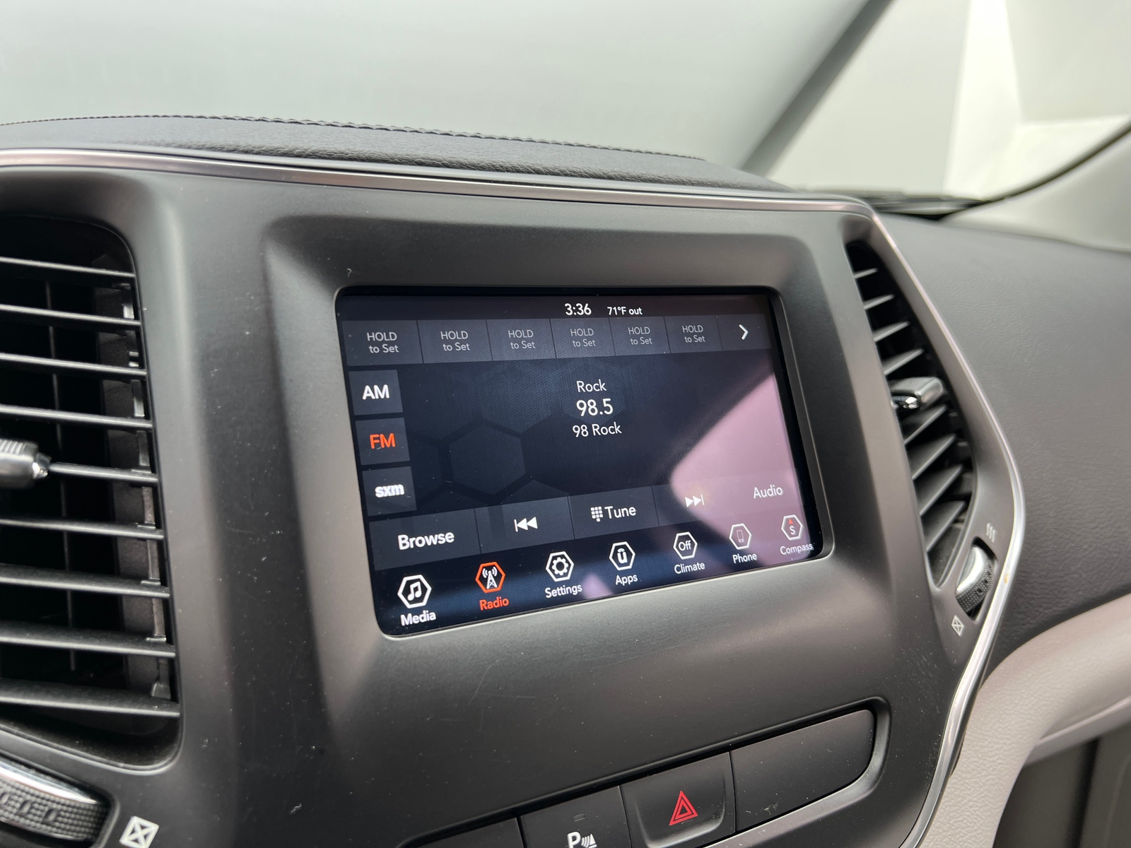 Thumbnail: 2020 Jeep Cherokee - 4