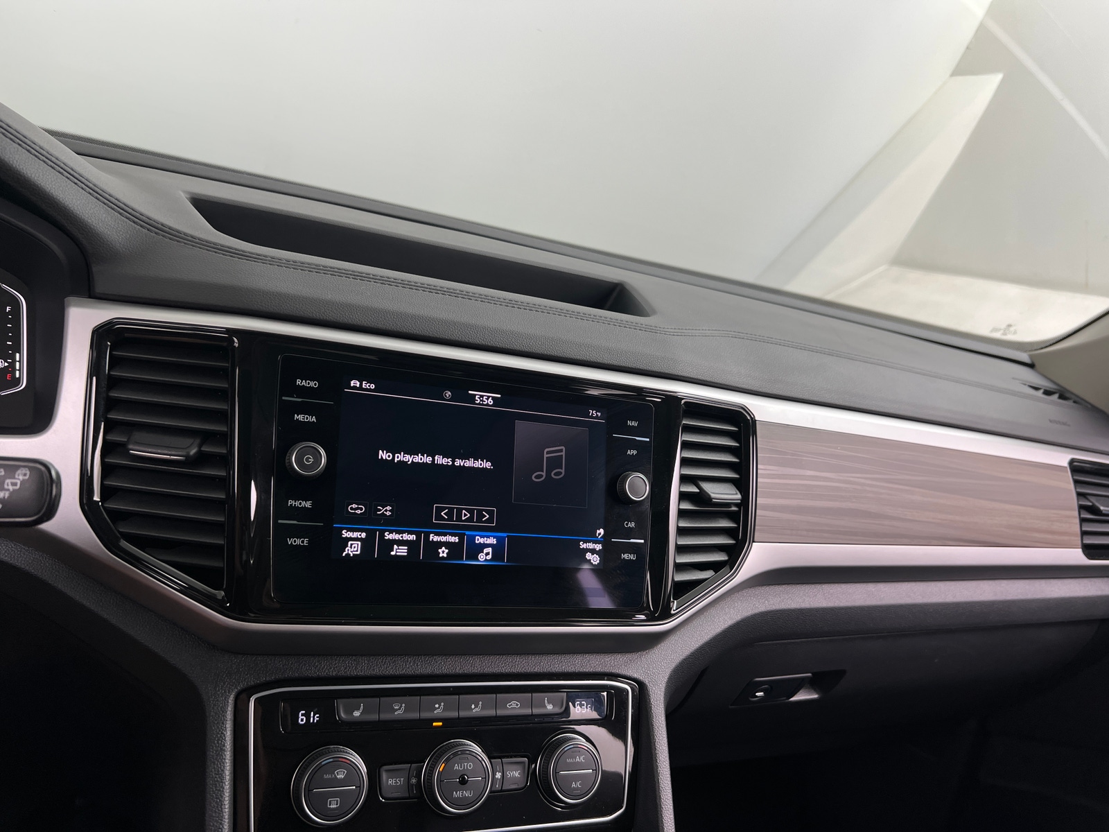 Thumbnail: 2023 Volkswagen Atlas - 3