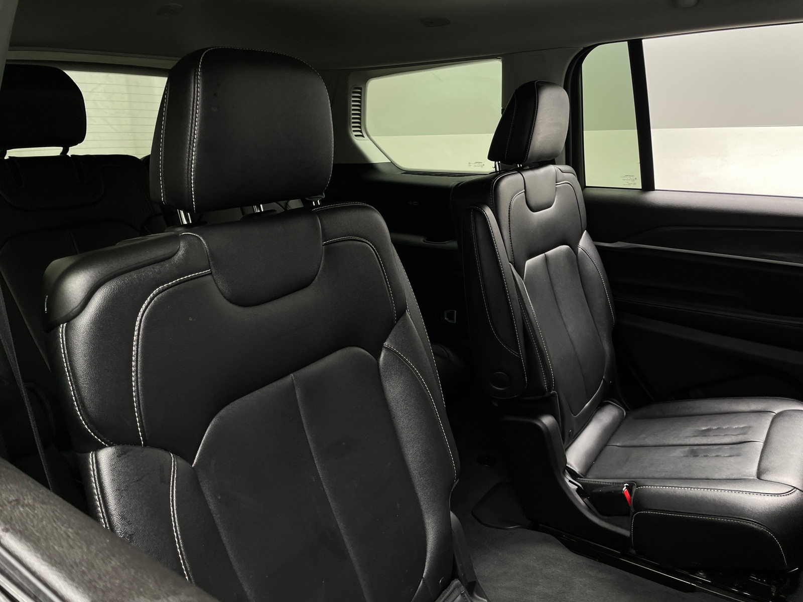 Thumbnail: 2023 Jeep Grand Cherokee L - 5