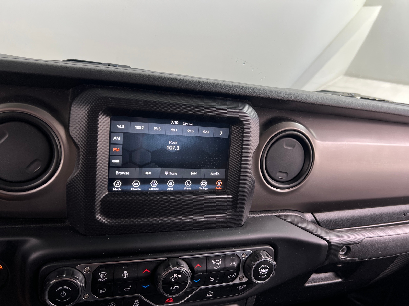 Thumbnail: 2020 Jeep Gladiator - 4