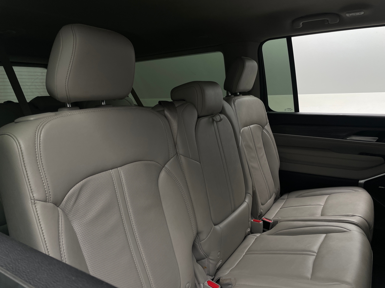 Thumbnail: 2024 Jeep Wagoneer - 5