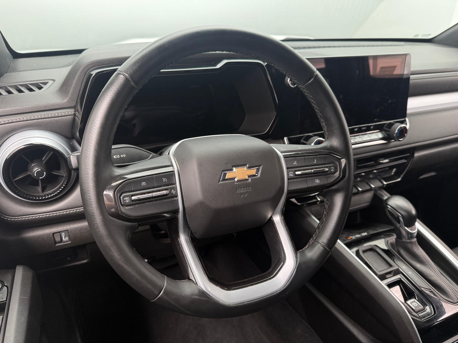 Thumbnail: 2023 Chevrolet Colorado - 5