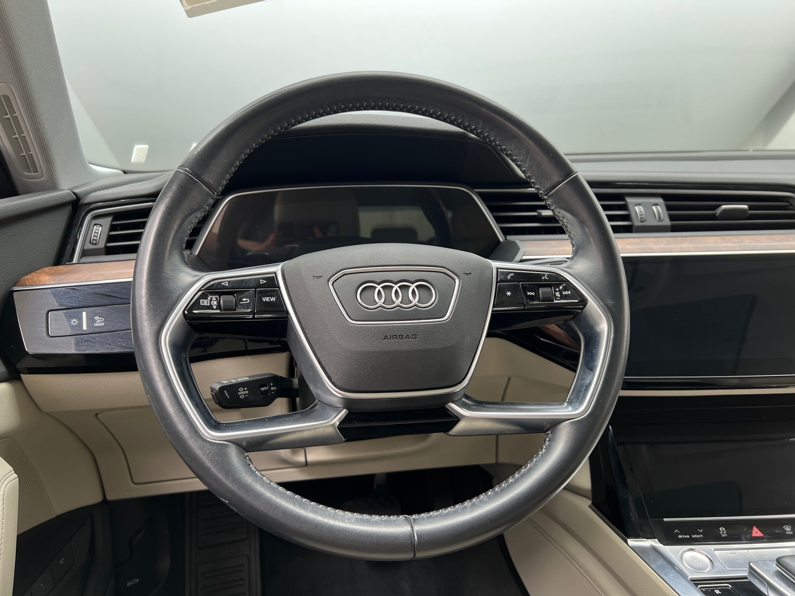 Thumbnail: 2019 Audi e-tron - 4