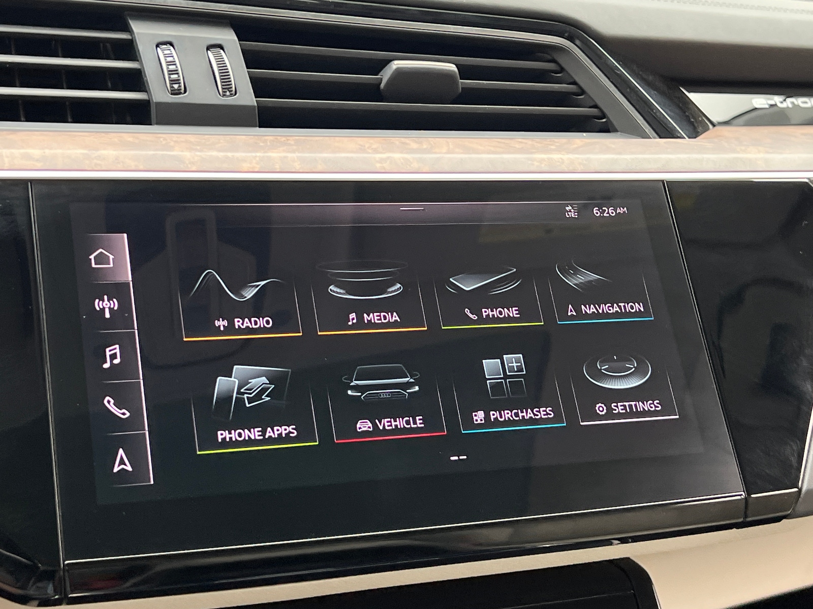 Thumbnail: 2019 Audi e-tron - 3