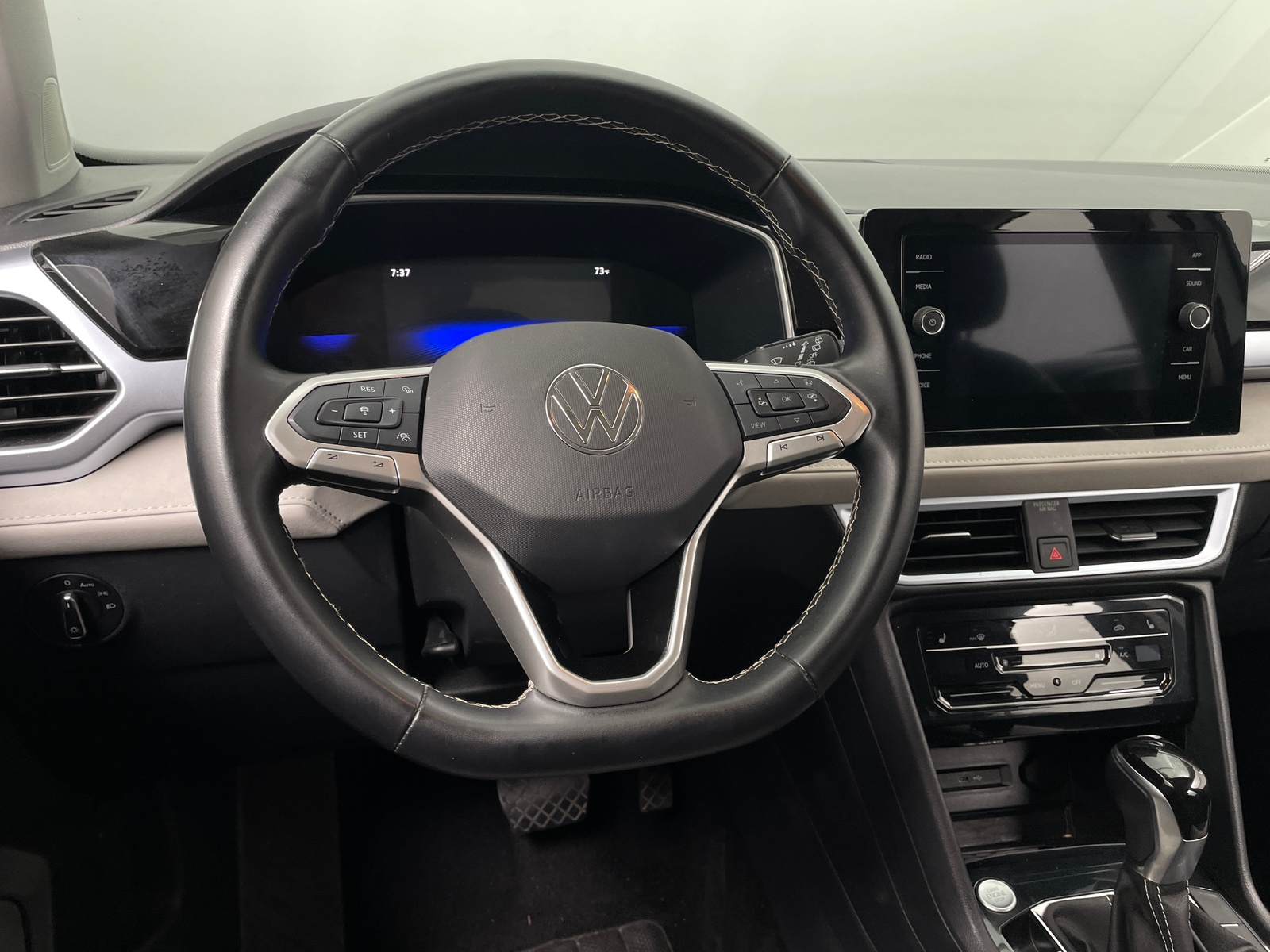 Thumbnail: 2025 Volkswagen Taos - 5