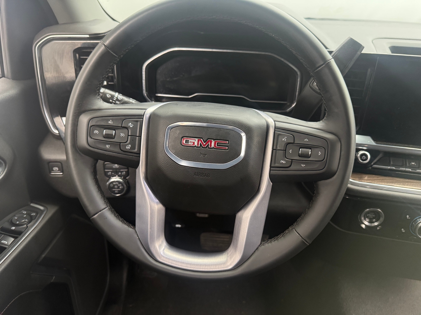 Thumbnail: 2024 GMC Sierra 1500 - 5
