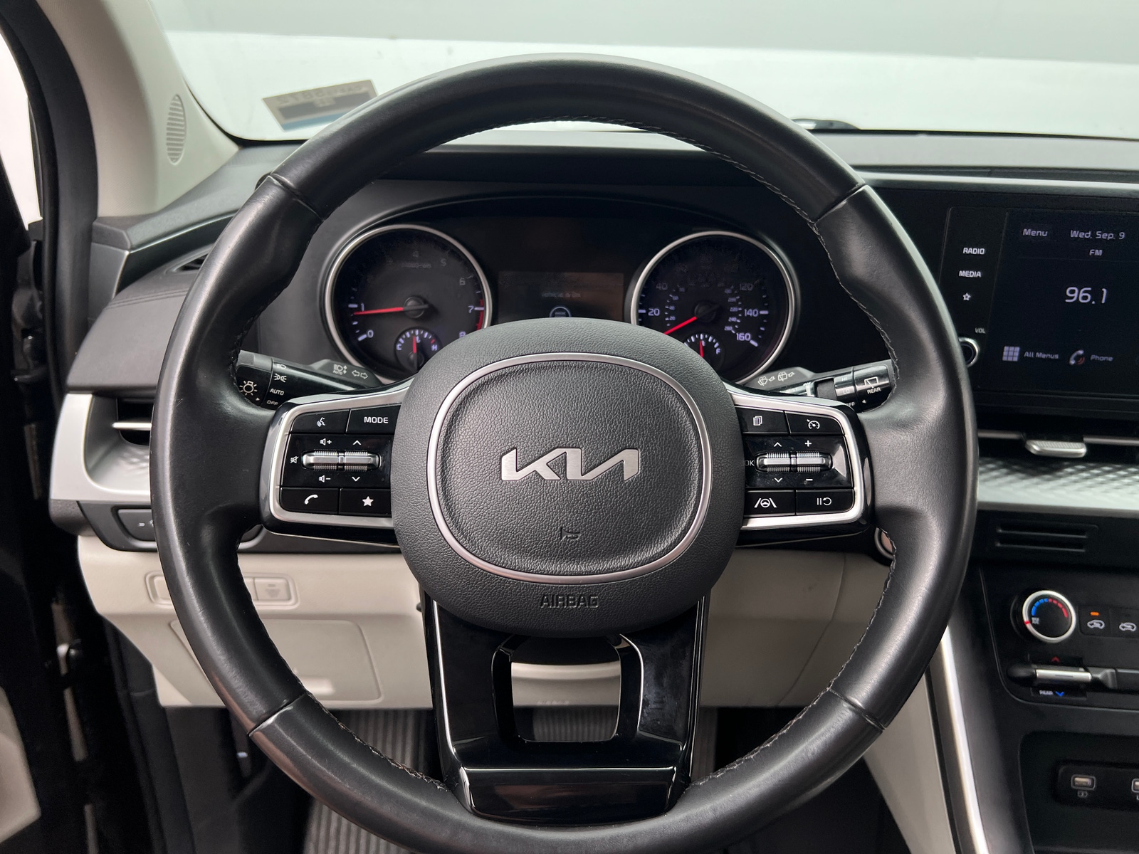 Thumbnail: 2022 Kia Carnival - 4
