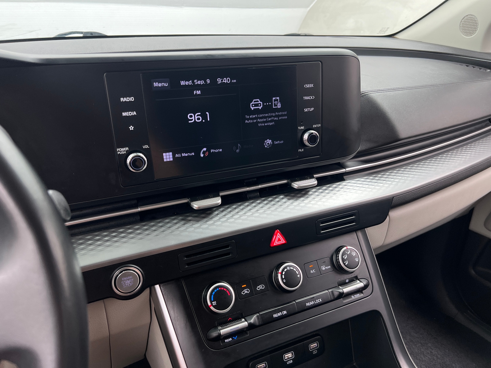 Thumbnail: 2022 Kia Carnival - 3