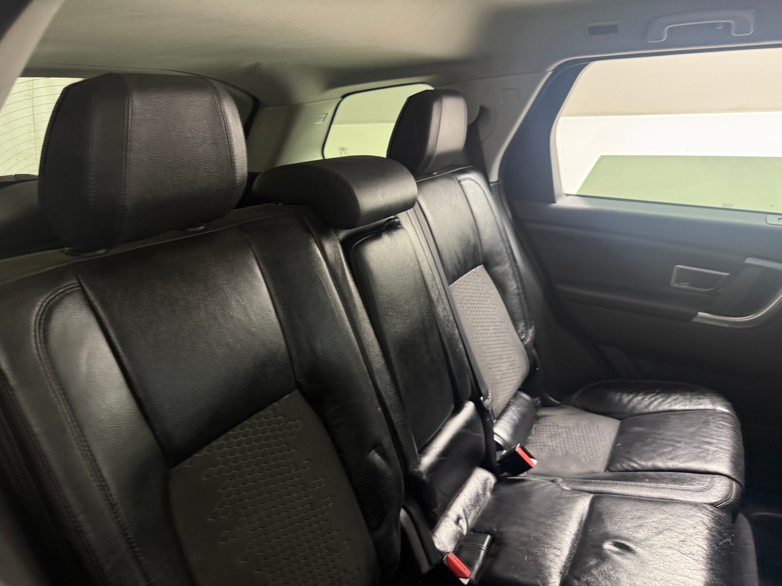 Thumbnail: 2015 Land Rover Discovery Sport - 6
