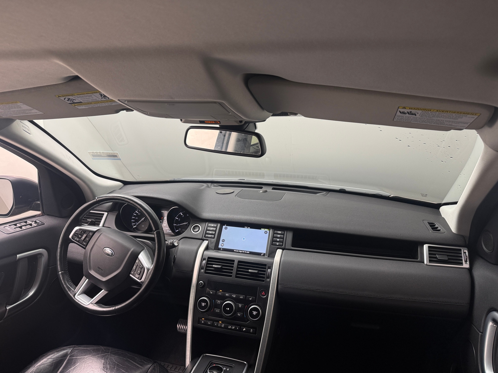 Thumbnail: 2015 Land Rover Discovery Sport - 3