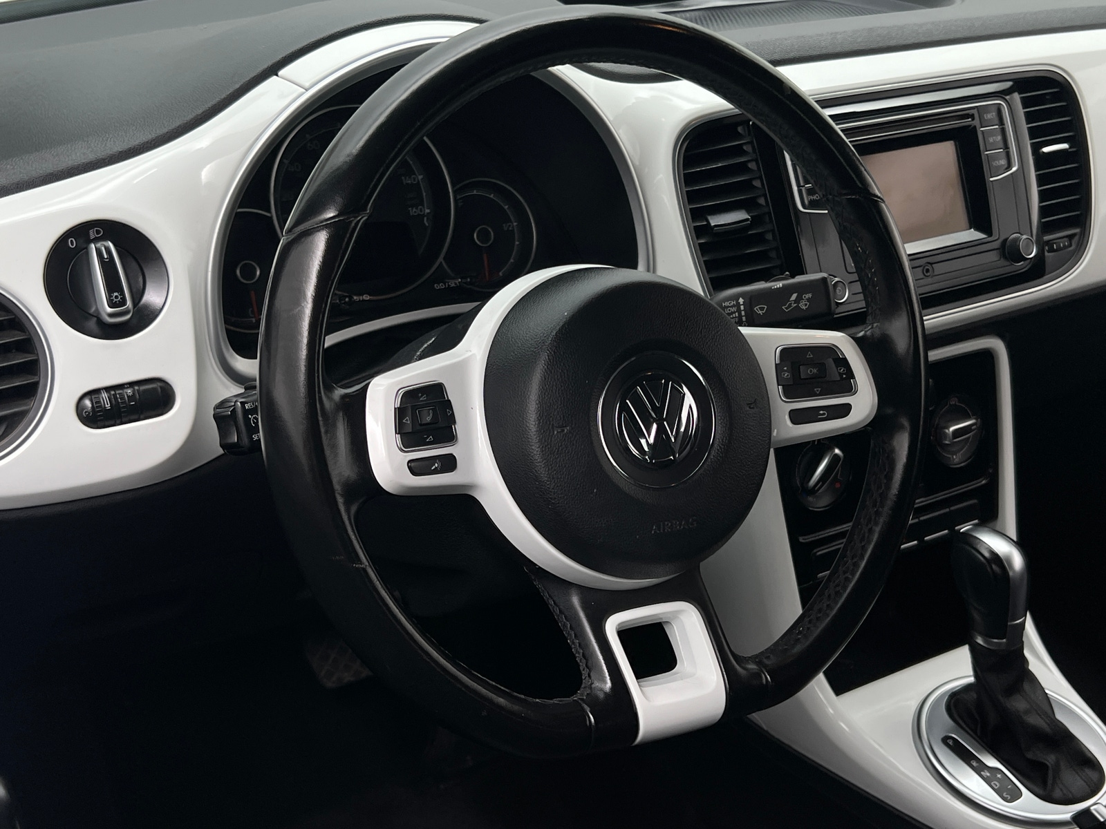 Thumbnail: 2018 Volkswagen Beetle - 3
