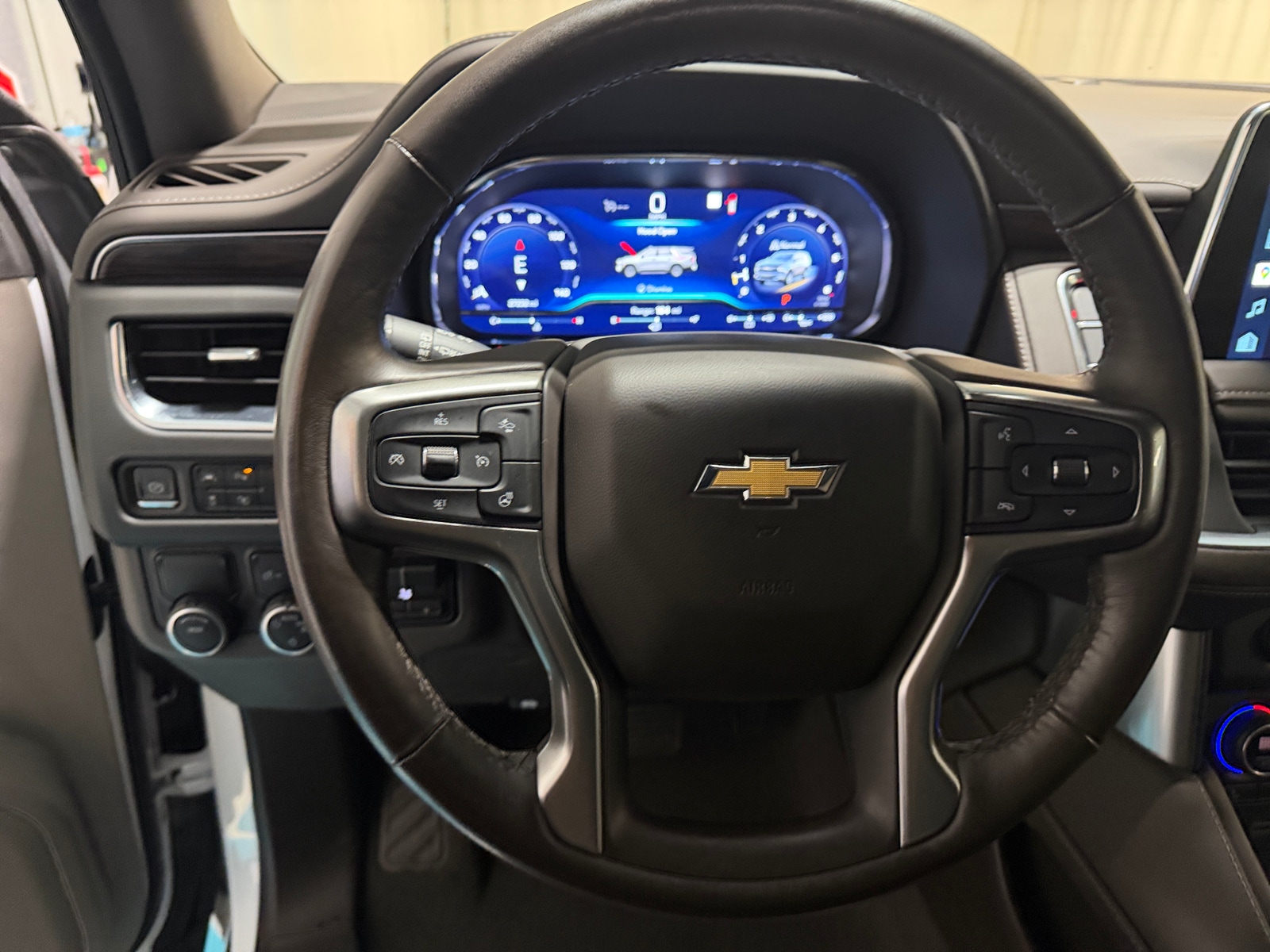 Thumbnail: 2022 Chevrolet Tahoe - 4