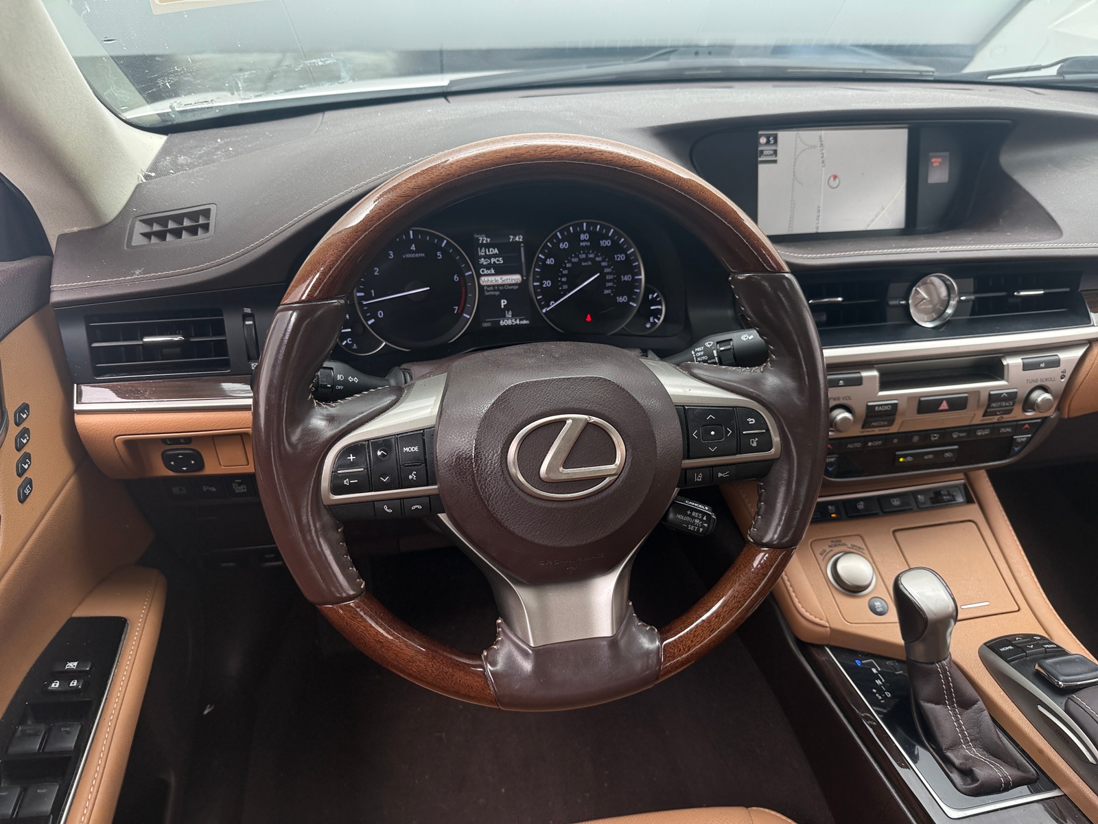 Thumbnail: 2017 Lexus ES - 4