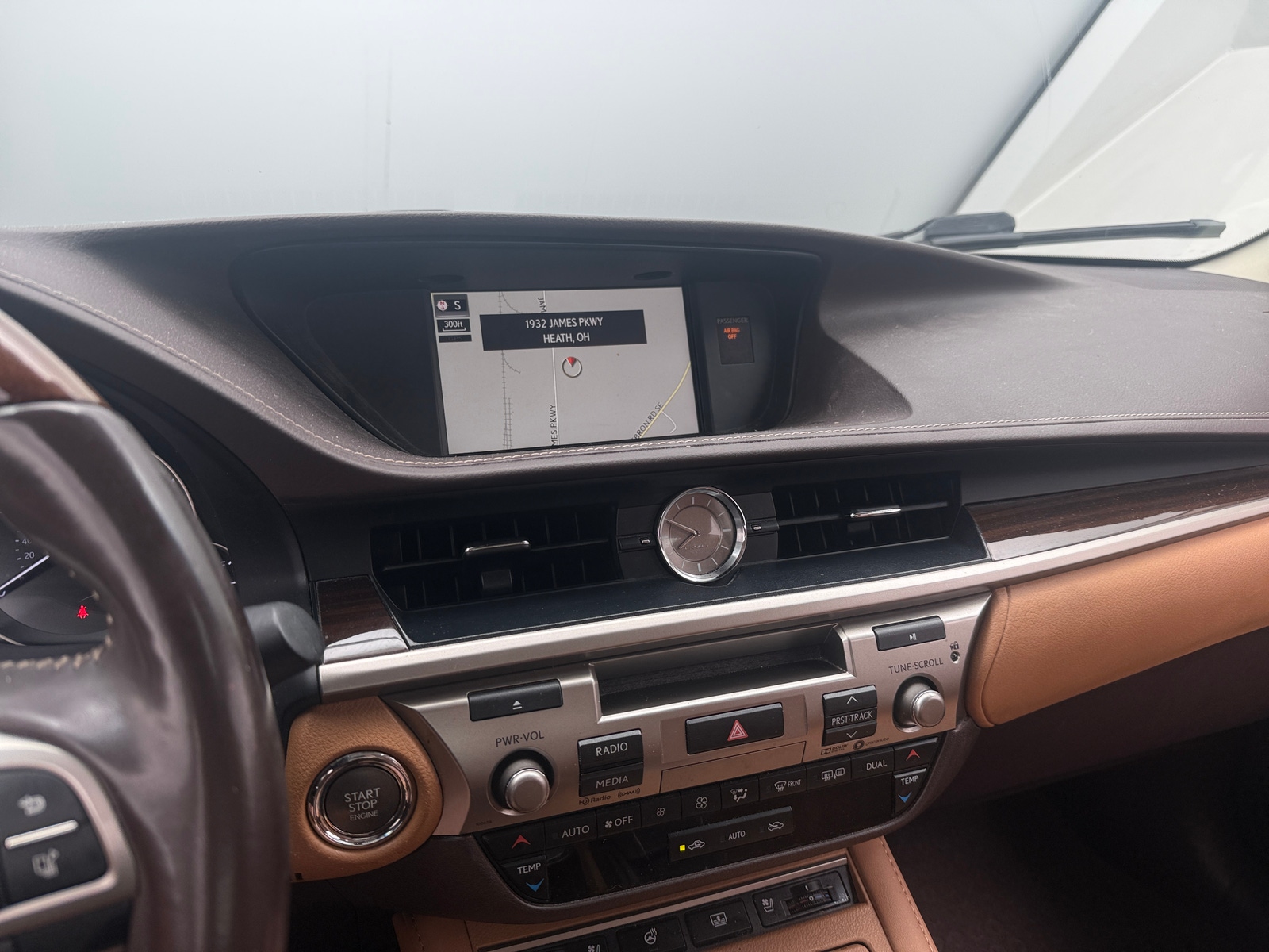 Thumbnail: 2017 Lexus ES - 3