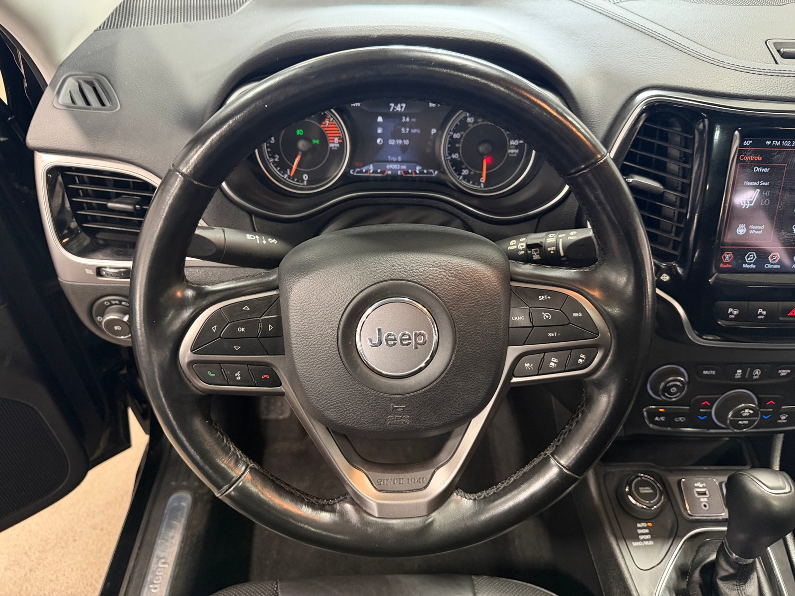 Thumbnail: 2021 Jeep Cherokee - 4