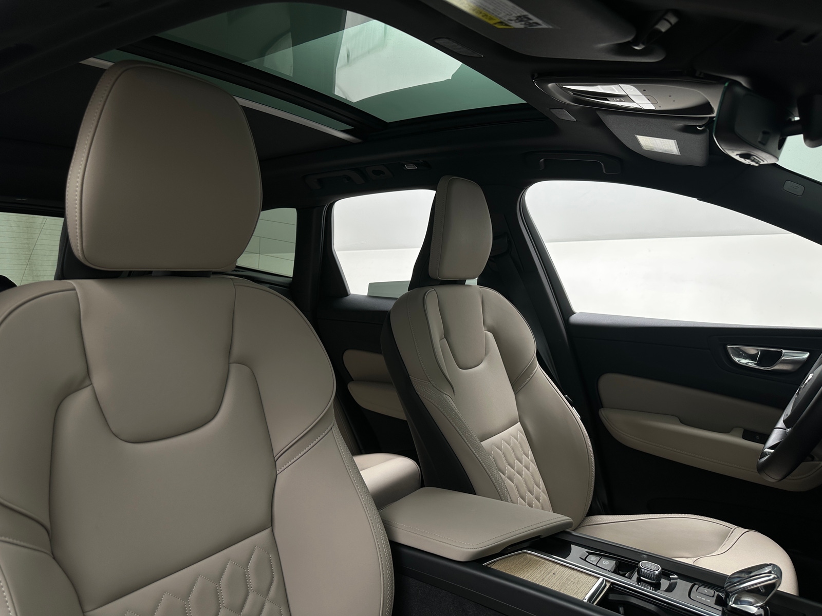 Thumbnail: 2026 Volvo XC60 - 2