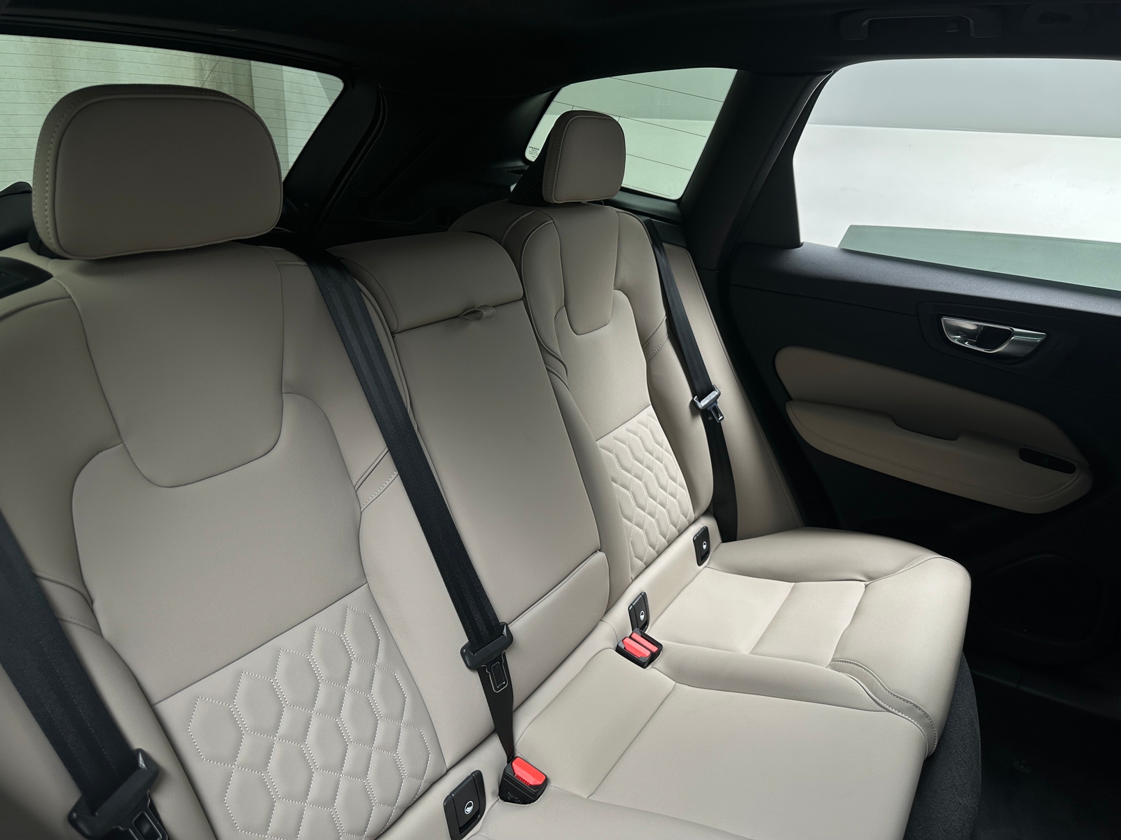 Thumbnail: 2026 Volvo XC60 - 6