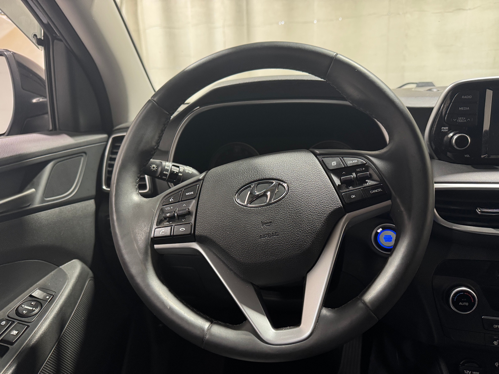 Thumbnail: 2020 Hyundai Tucson - 4