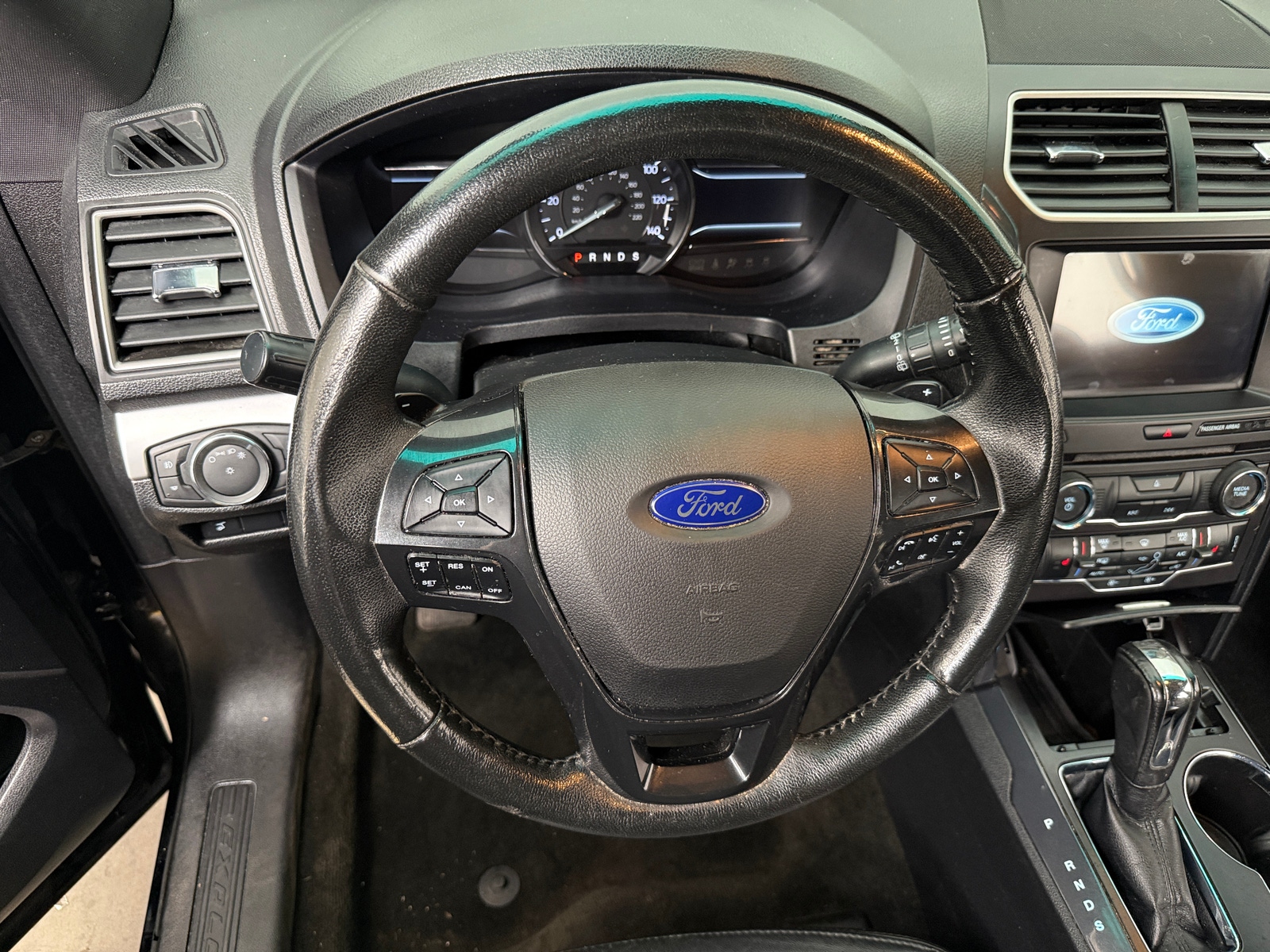 Thumbnail: 2017 Ford Explorer - 4
