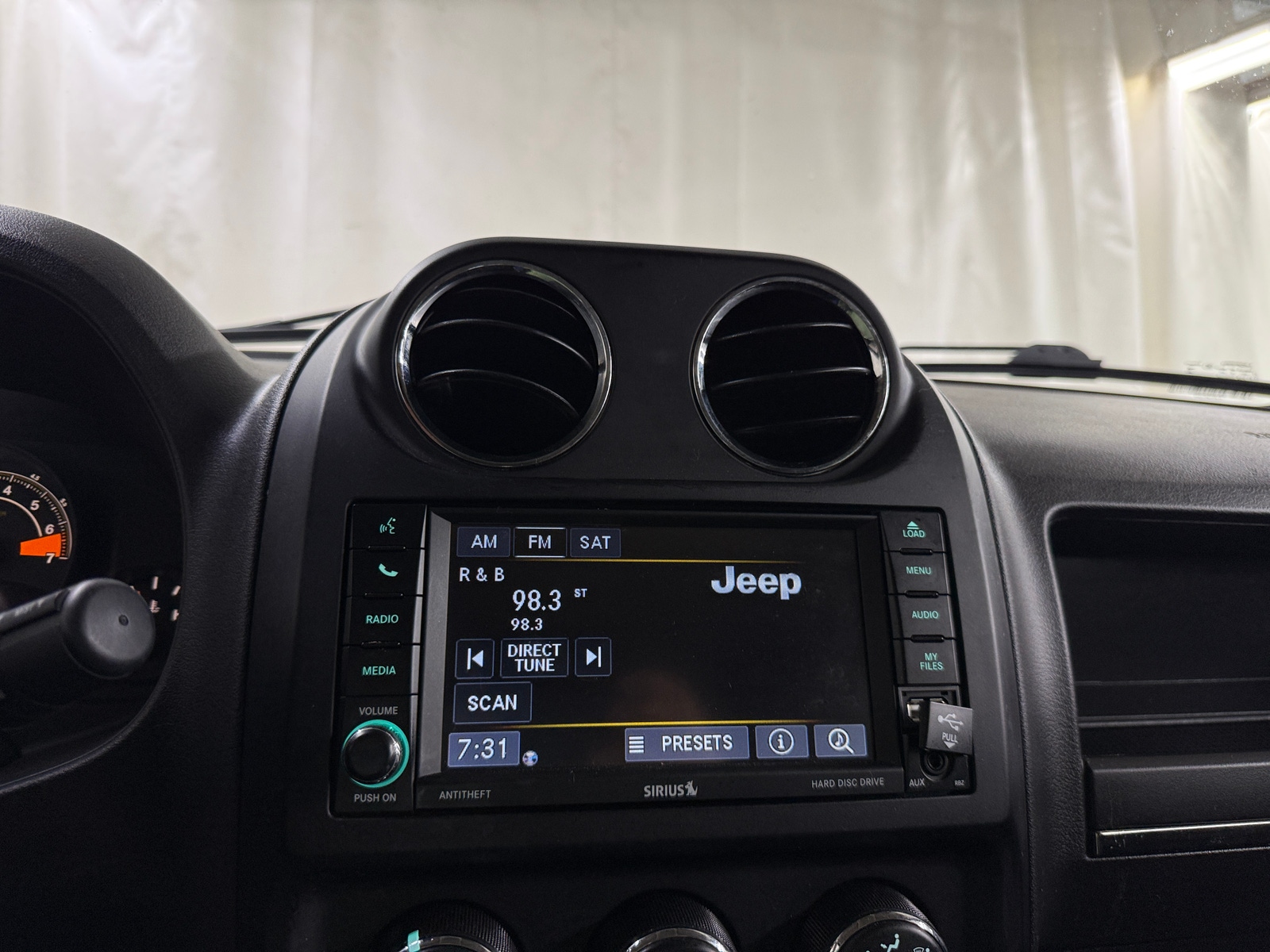 Thumbnail: 2017 Jeep Patriot - 3