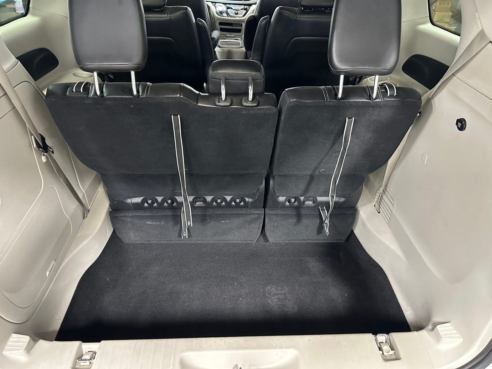 Thumbnail: 2024 Chrysler Pacifica - 6