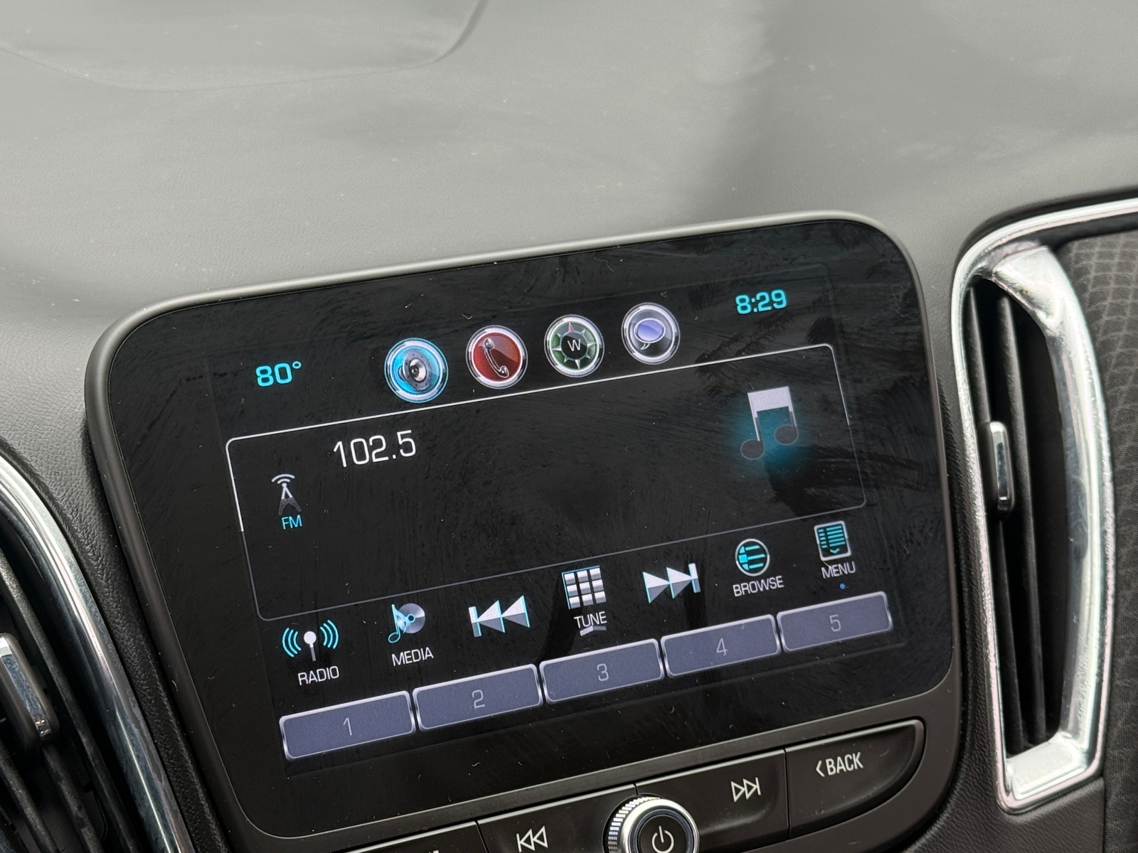 Thumbnail: 2018 Chevrolet Malibu - 4