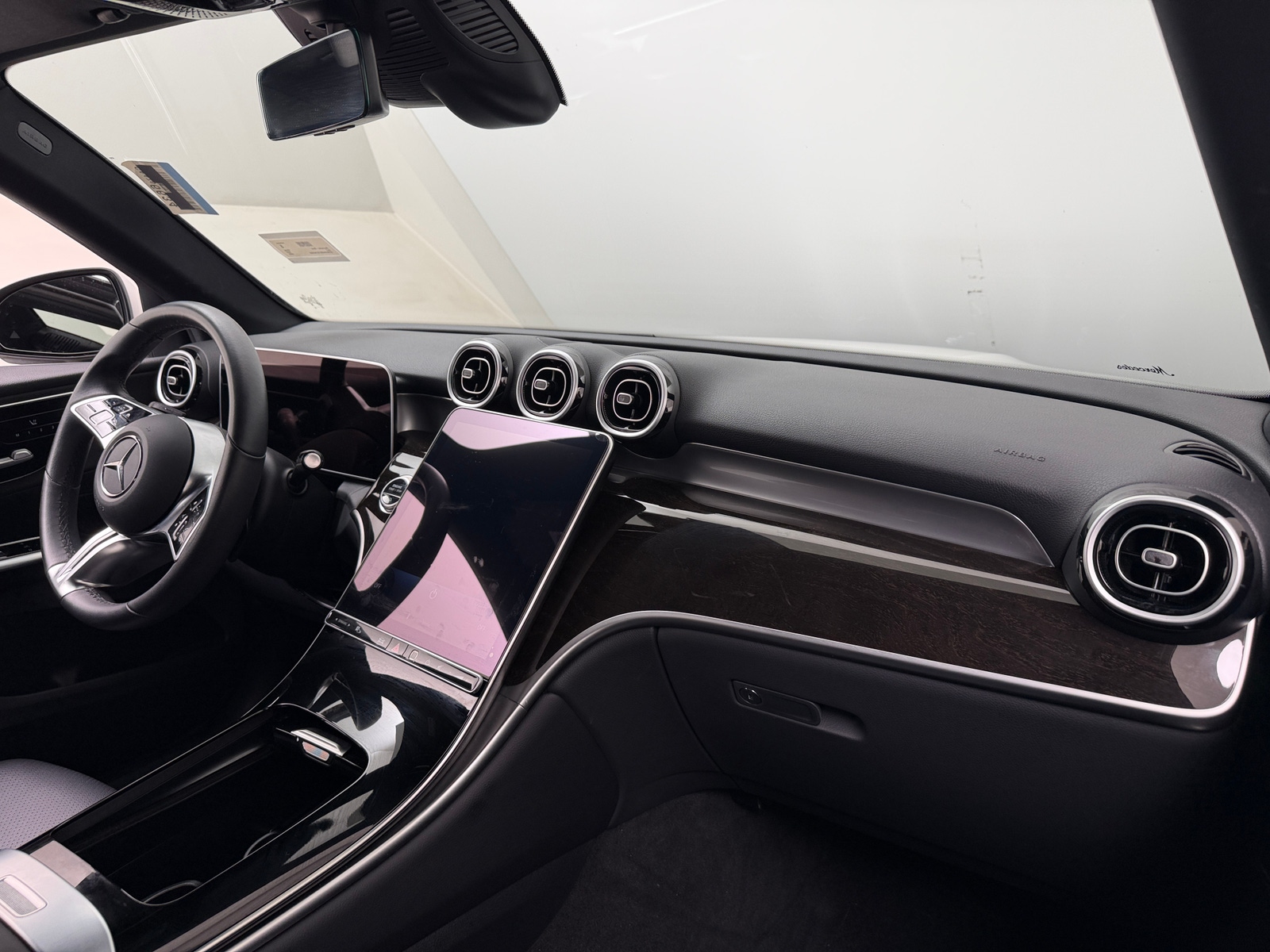 Thumbnail: 2025 Mercedes-Benz GLC - 2