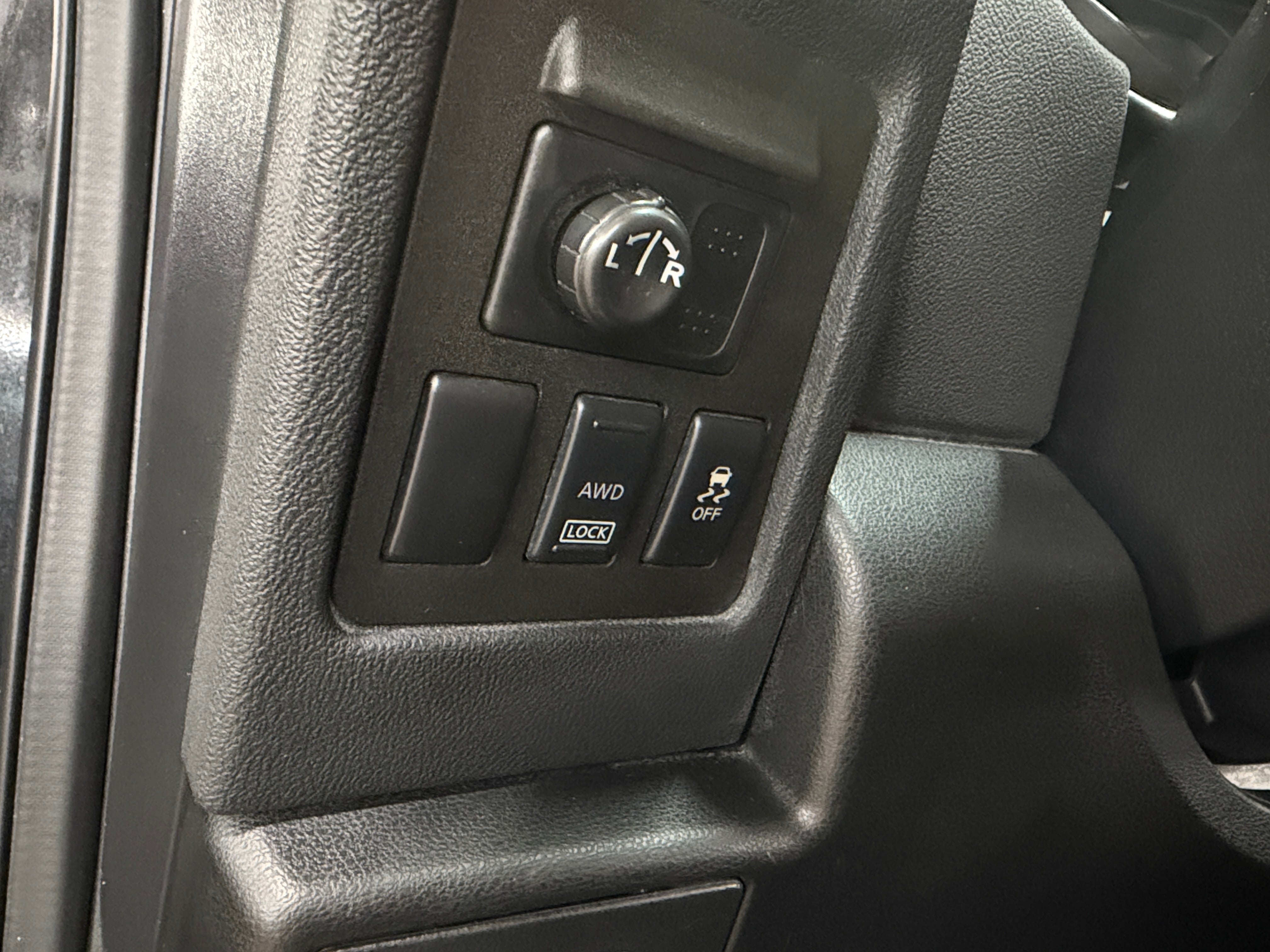 Used 2011 Nissan Rogue S with VIN JN8AS5MVXBW259004 for sale in Pewaukee, WI
