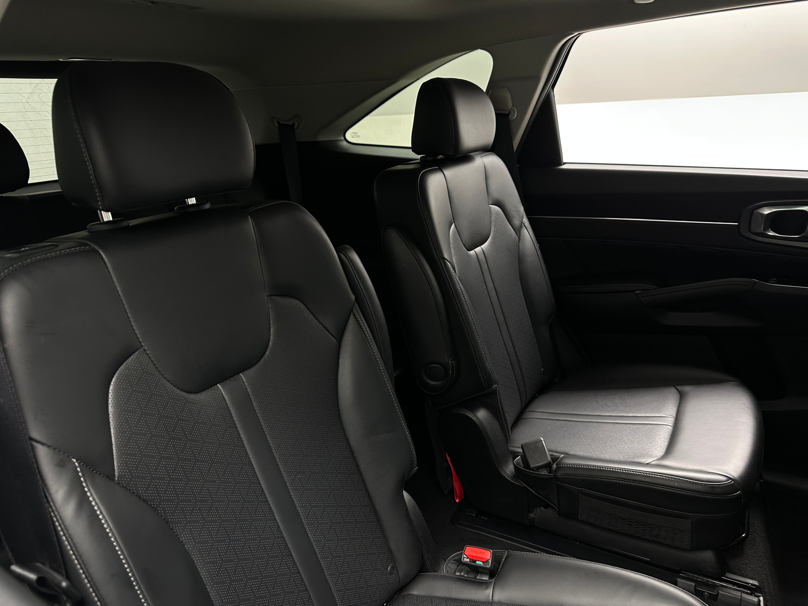 Thumbnail: 2023 Kia Sorento - 5