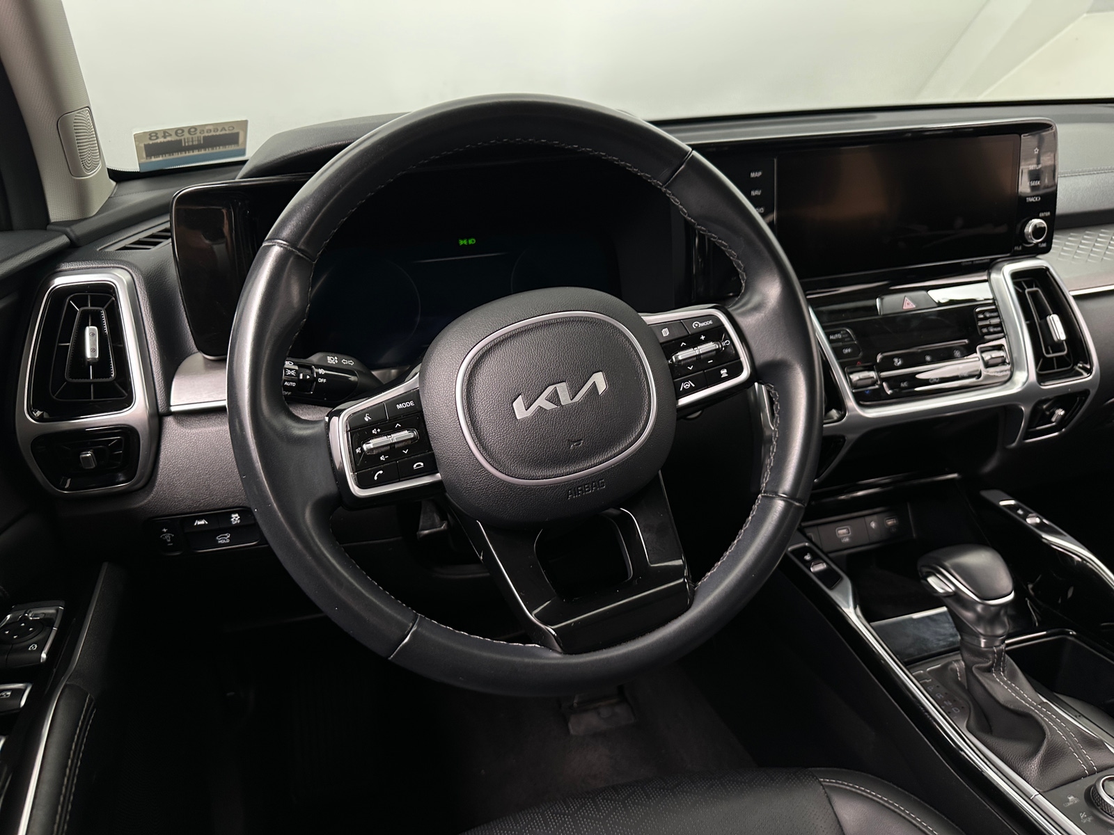 Thumbnail: 2023 Kia Sorento - 4