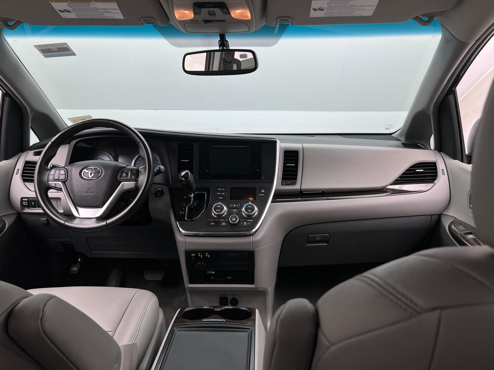 Thumbnail: 2015 Toyota Sienna - 2