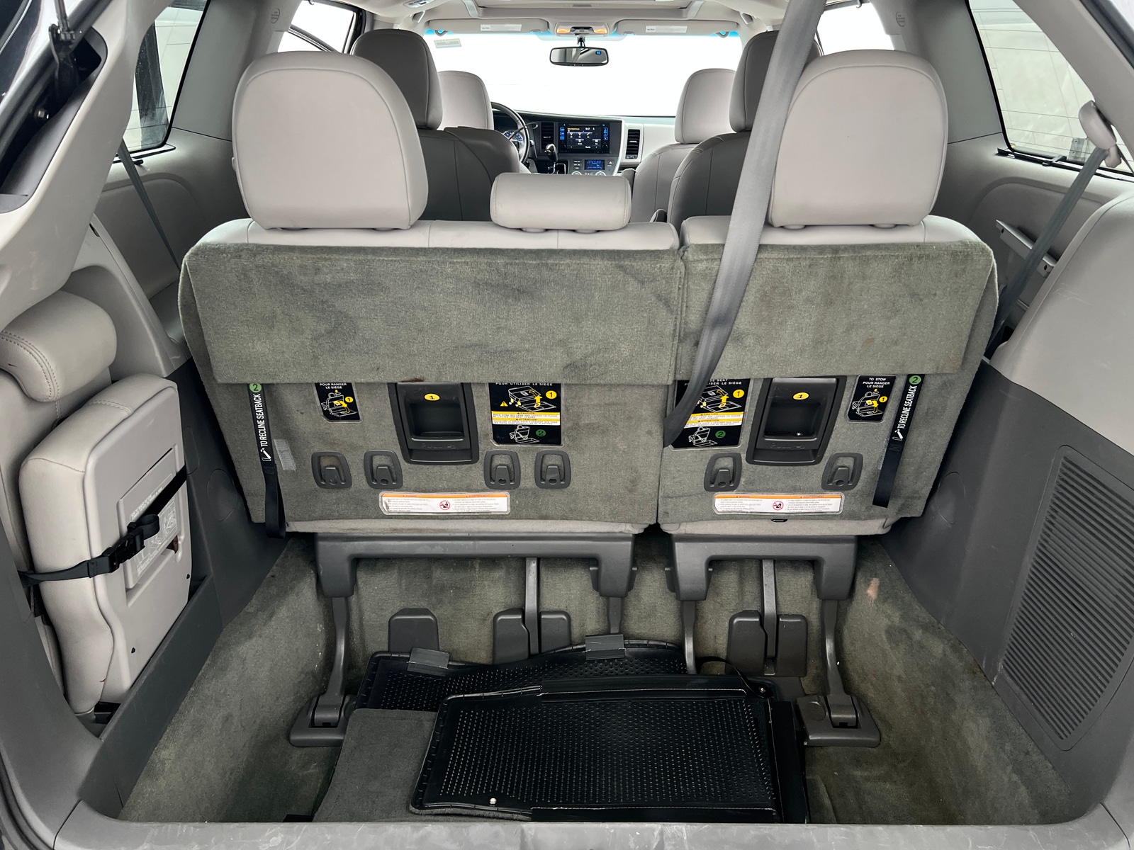 Thumbnail: 2015 Toyota Sienna - 6