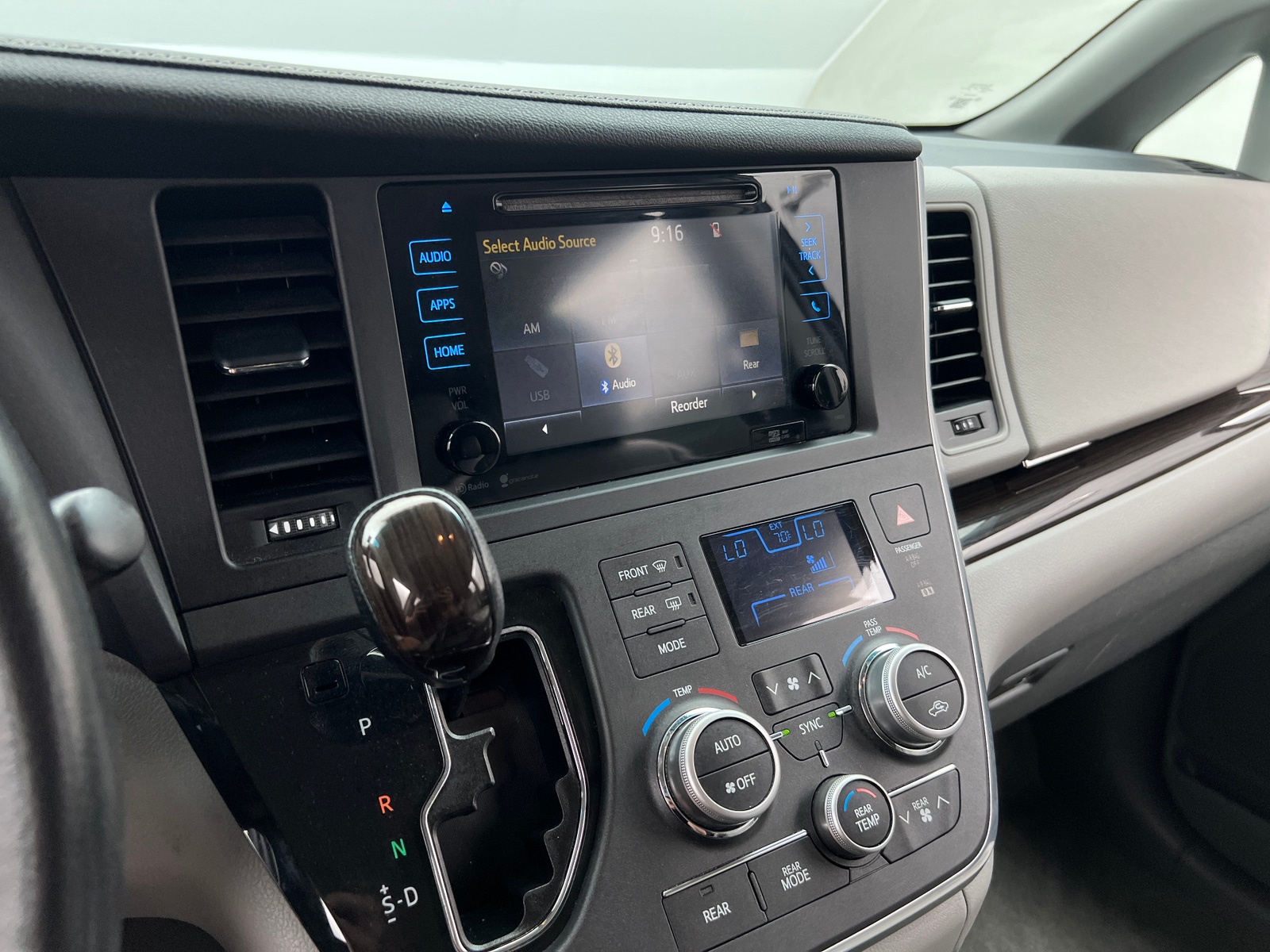 Thumbnail: 2015 Toyota Sienna - 3