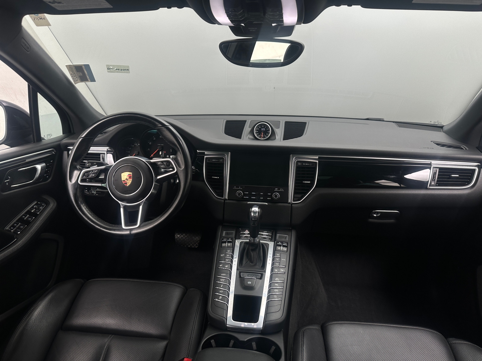 Thumbnail: 2018 Porsche Macan - 2