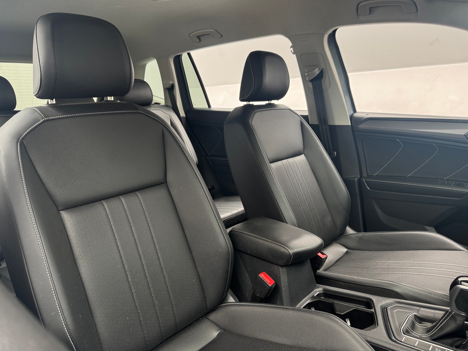 Thumbnail: 2023 Volkswagen Tiguan - 2