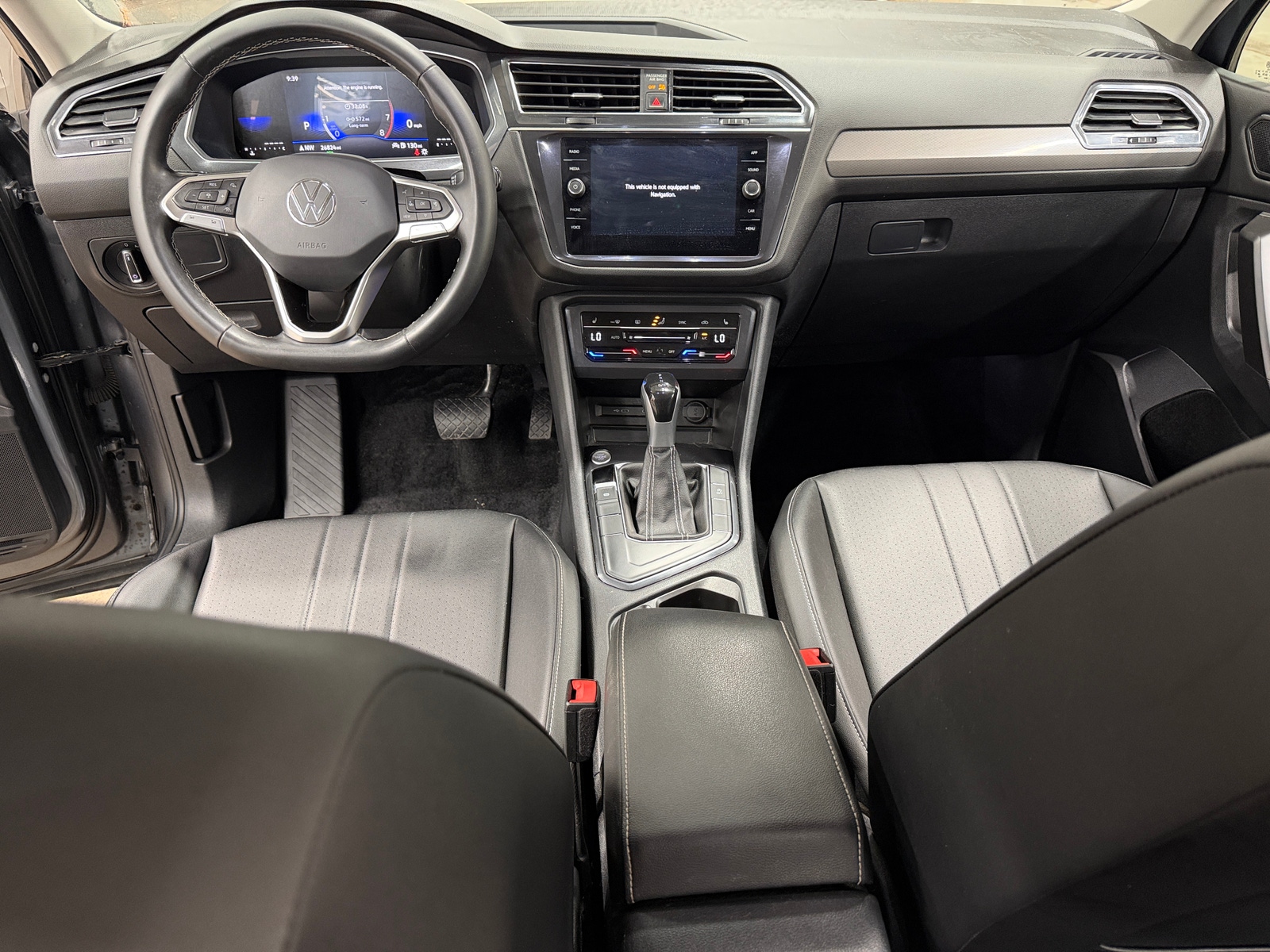 Thumbnail: 2023 Volkswagen Tiguan - 3
