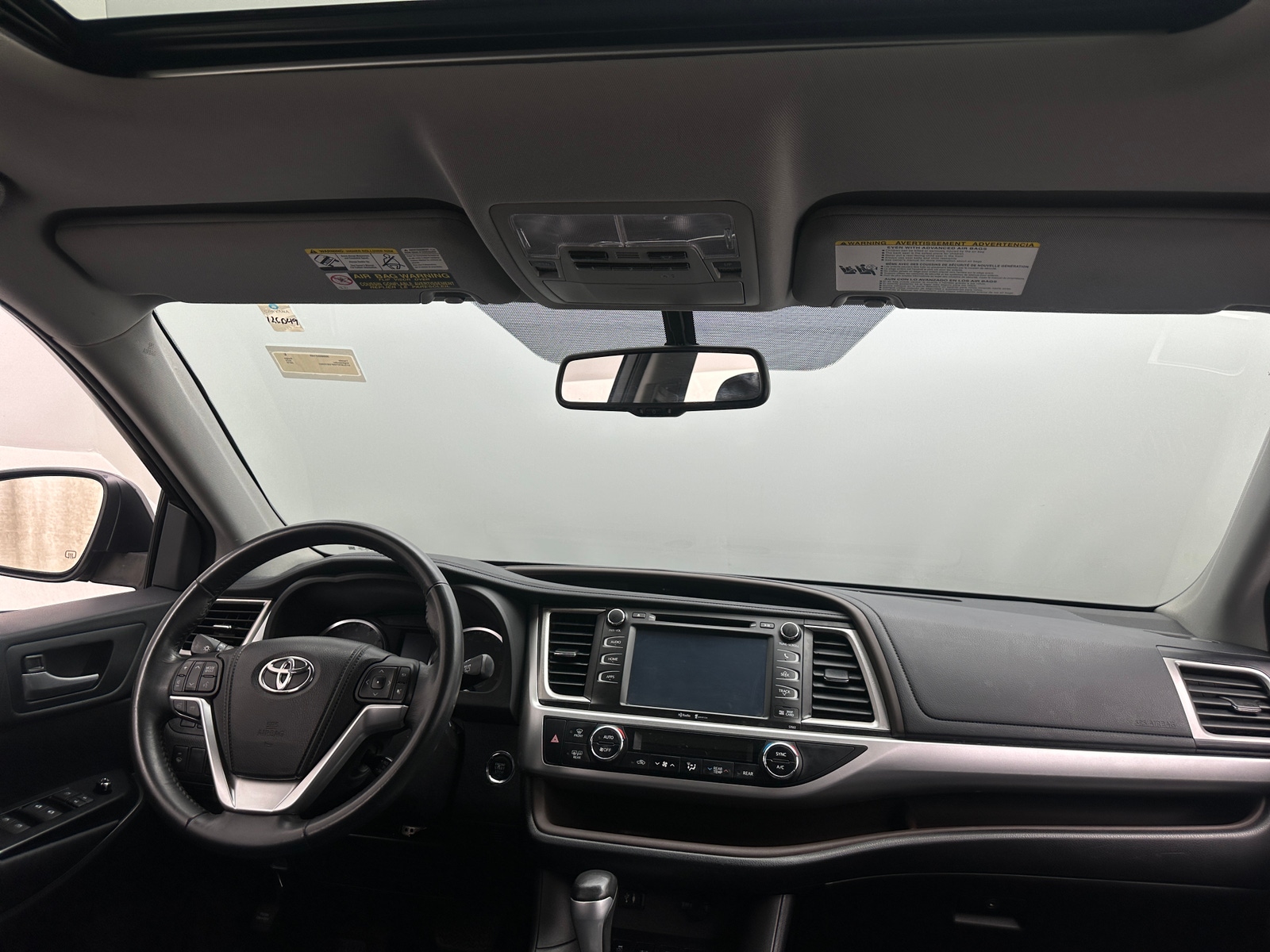 Thumbnail: 2015 Toyota Highlander - 3