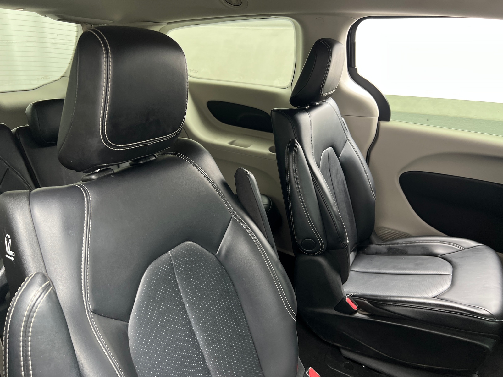 Thumbnail: 2023 Chrysler Pacifica - 5