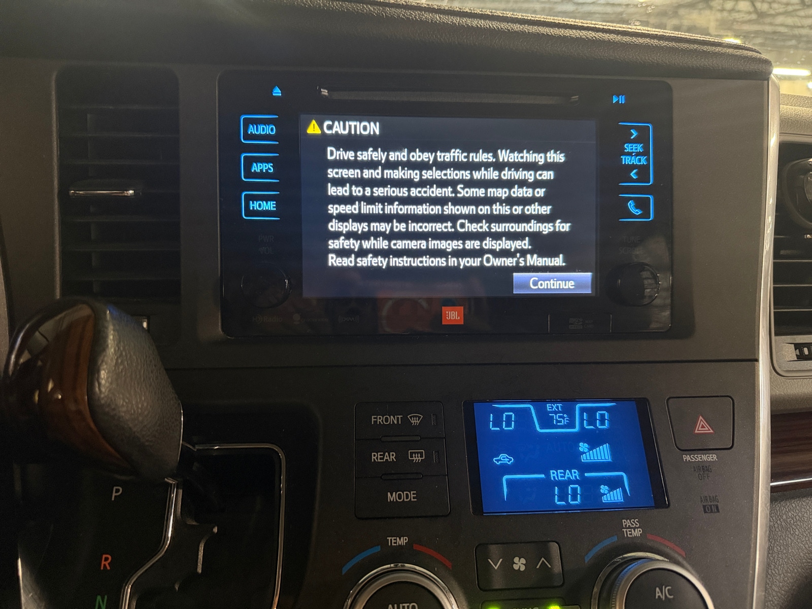 Thumbnail: 2016 Toyota Sienna - 3