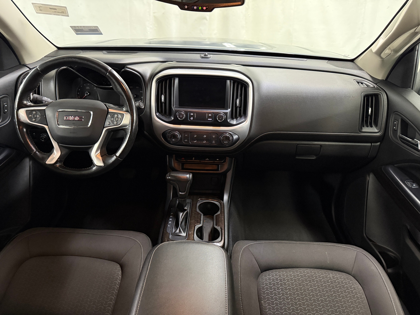 Thumbnail: 2020 GMC Canyon - 3