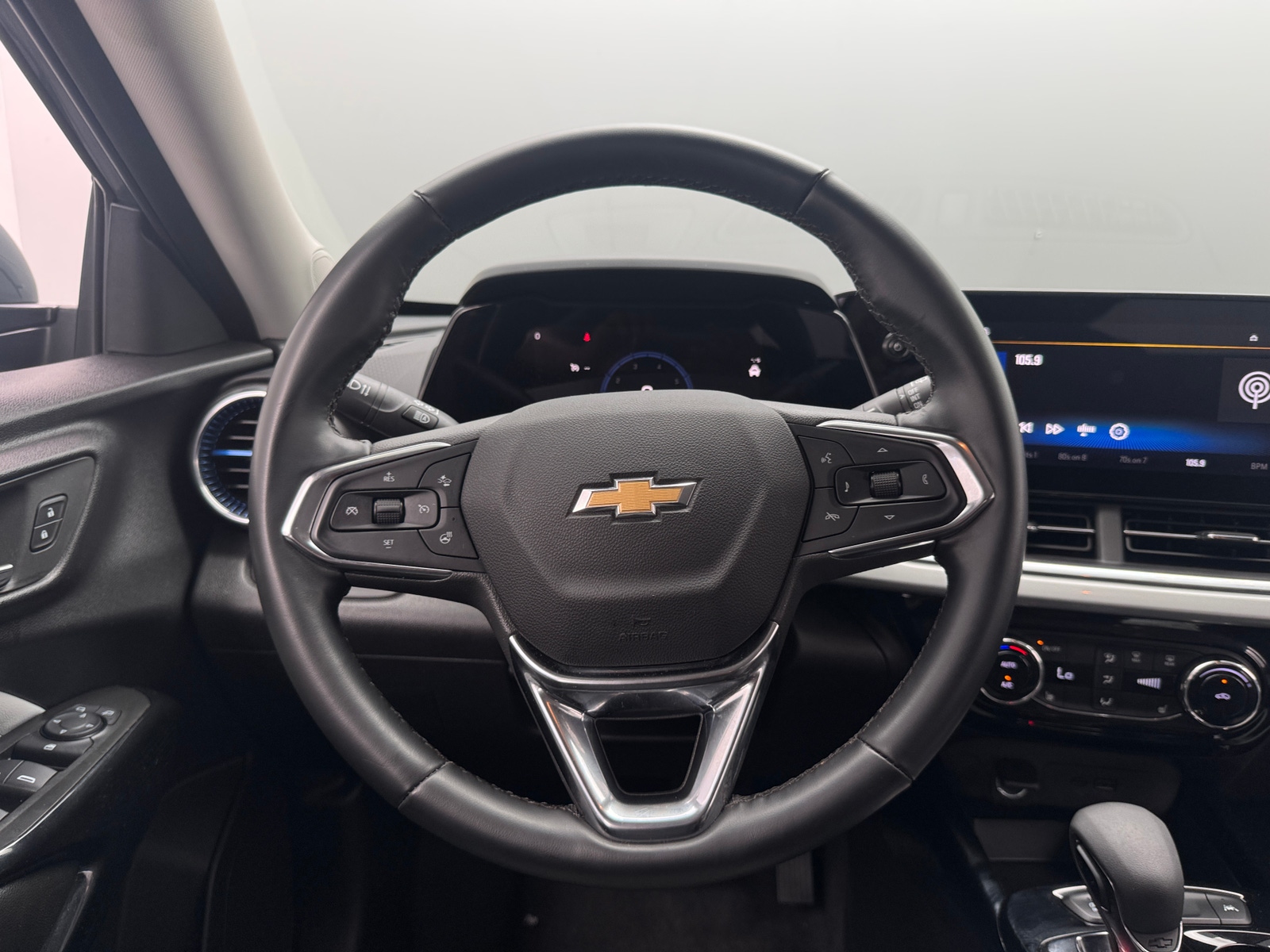 Thumbnail: 2025 Chevrolet Trax - 4