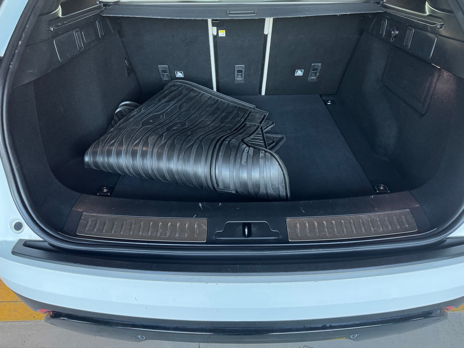 Thumbnail: 2020 Land Rover Range Rover Velar - 7